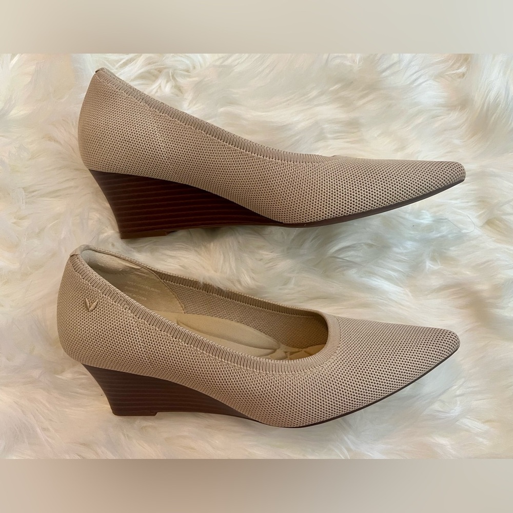 VIVAIA Women's Pointed Wedge Flats in Beige - Picture 3 of 5